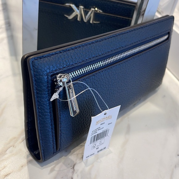 Michael Kors Reed Large Bifold Pebbled Leather Snap Wallet Card Case 
Navy 
NWT - Picture 10 of 16